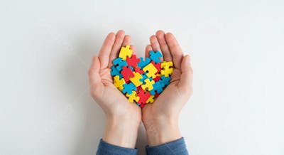 ABRIL AZUL AUTISMO MÃOS (2)