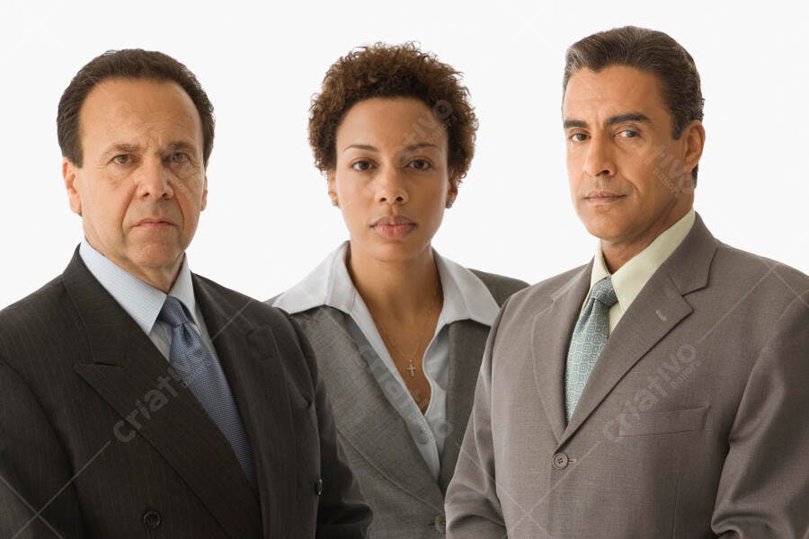 Executivos diversos em retrato profissional
