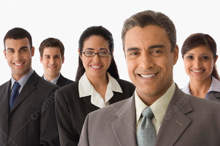 Equipe de negócios sorrindo fundo branco