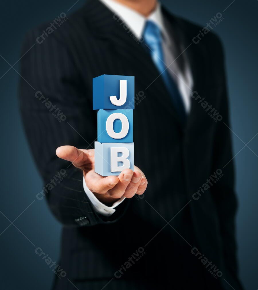 Mão segurando cubos com a palavra JOB