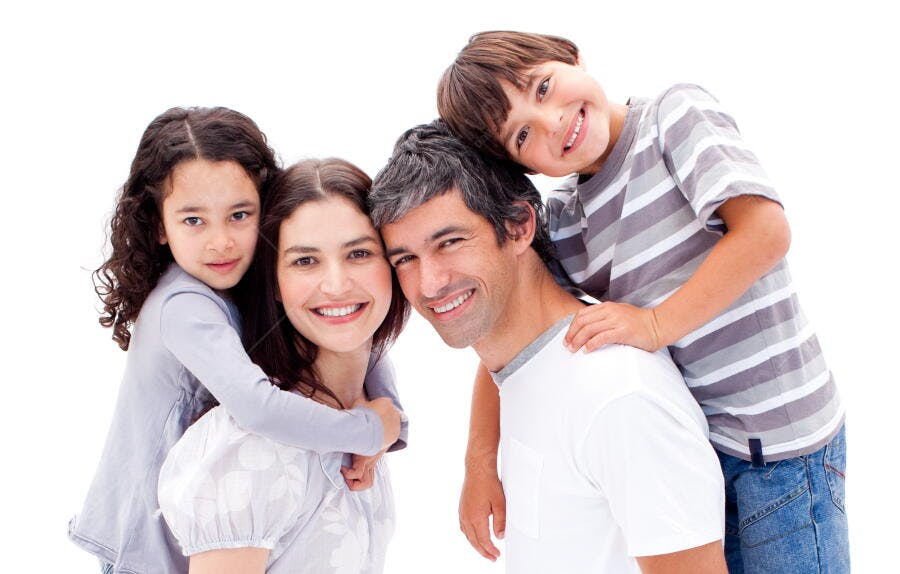 Família feliz retrato fundo branco
