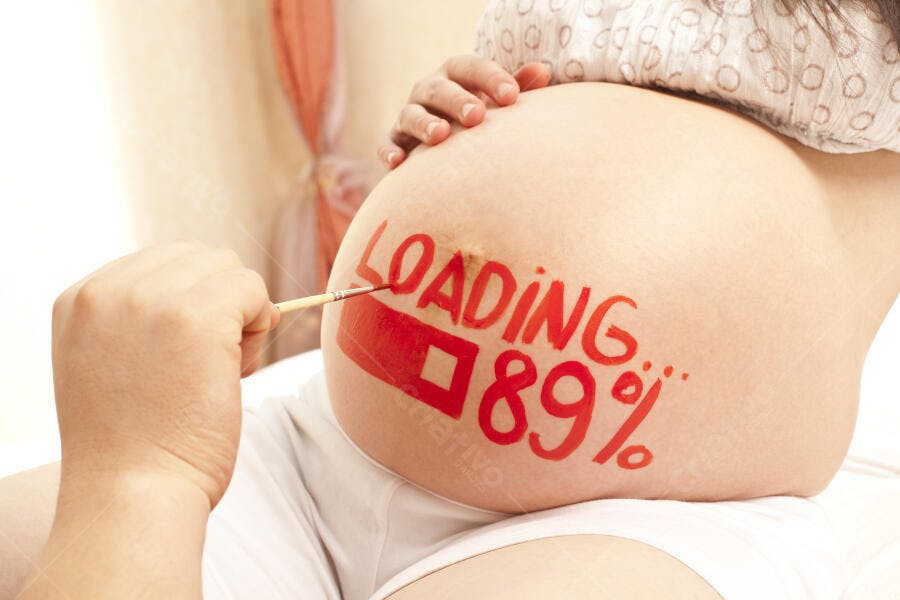 Barriga Grávida com Pintura Loading 89%