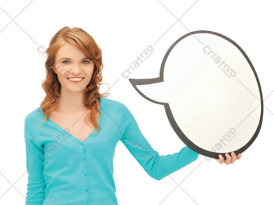 Adolescente segurando balão de fala