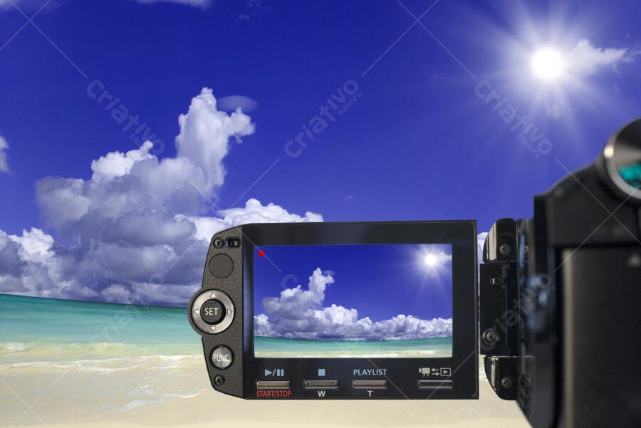 Câmera filmando praia paradisíaca