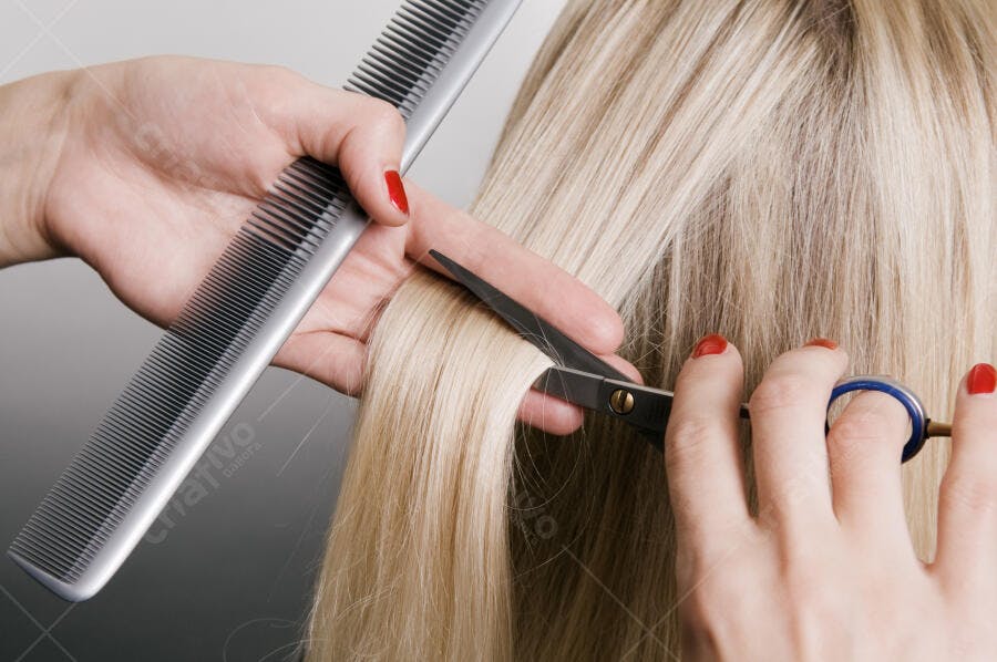 Corte de cabelo loiro salão profissional