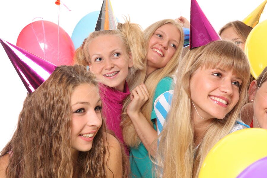 Amigas adolescentes festa aniversário