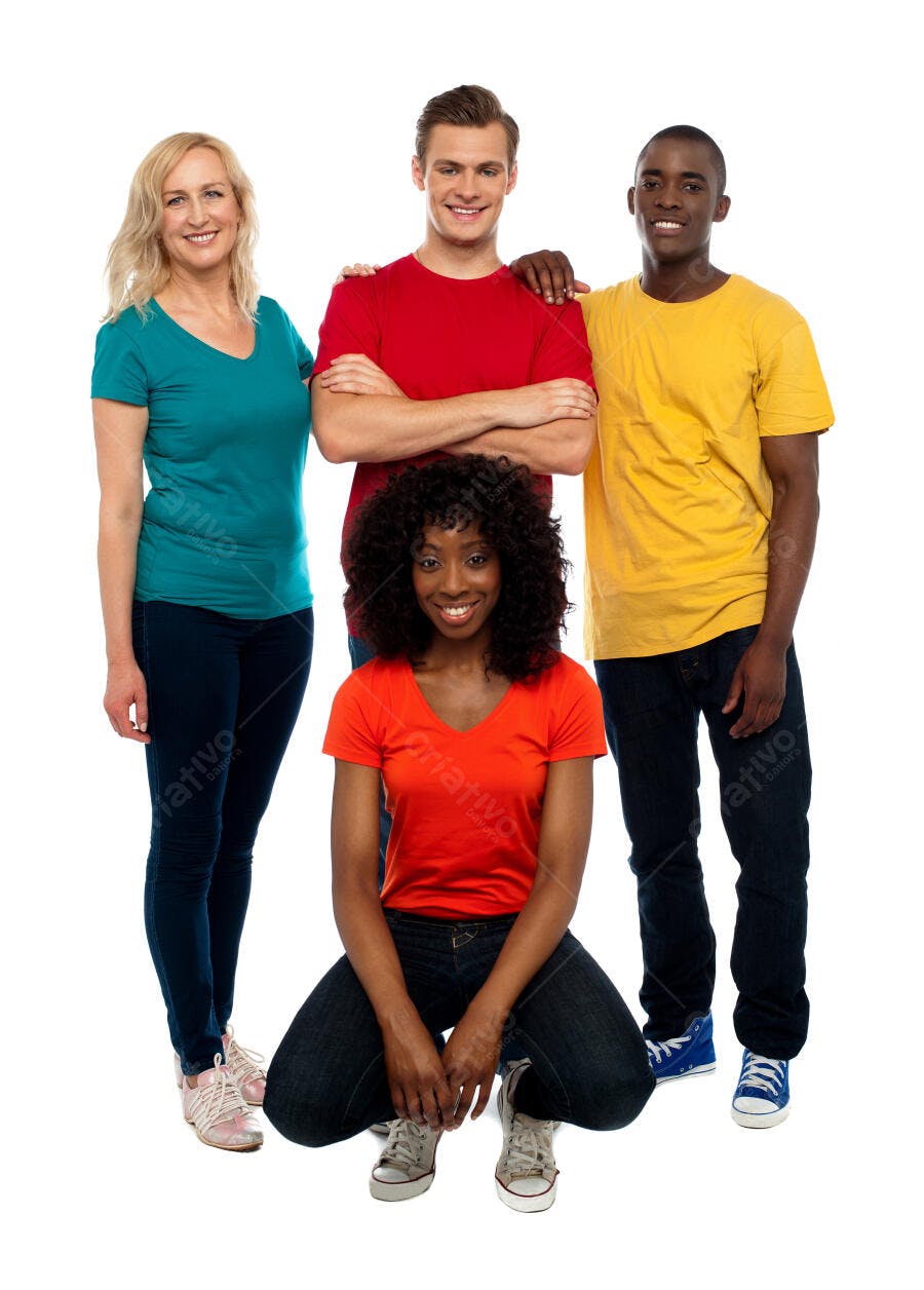 Grupo diverso de amigos sorrindo