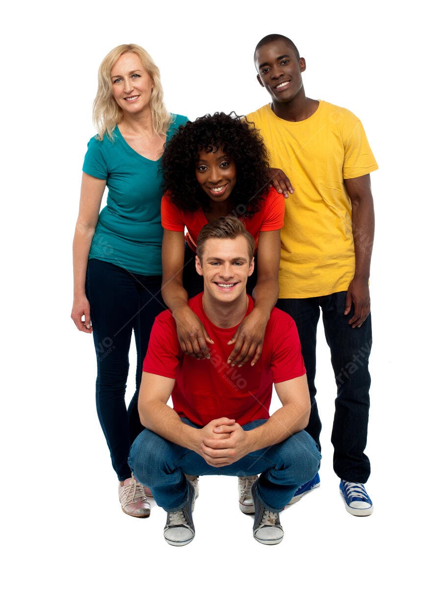 Grupo diverso de amigos sorrindo juntos