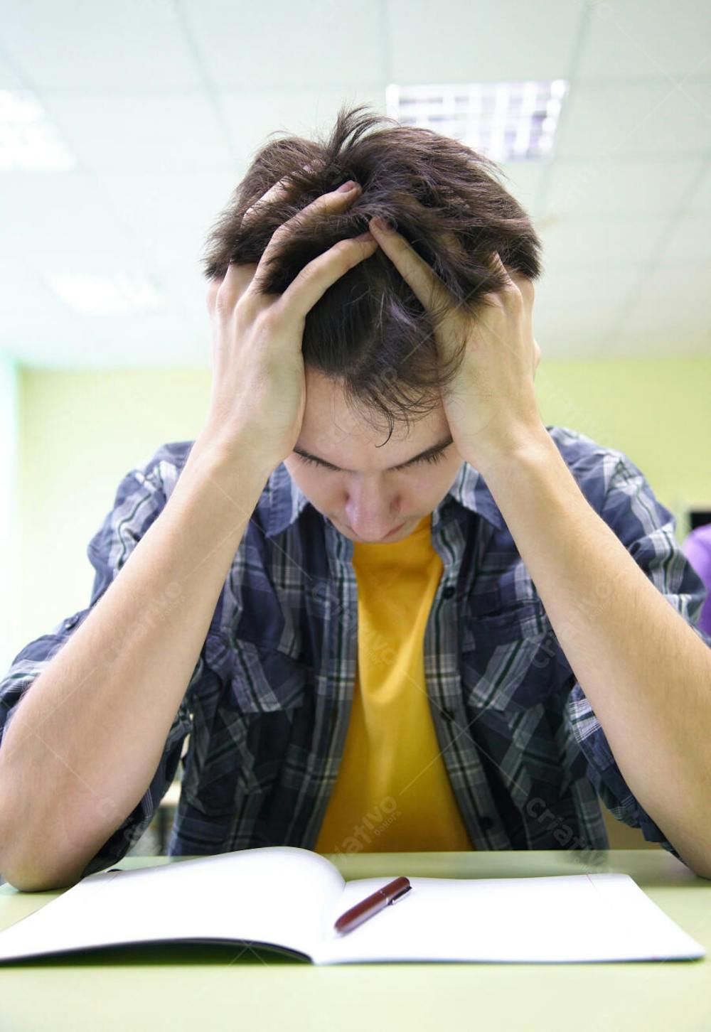 Estudantes  (56)