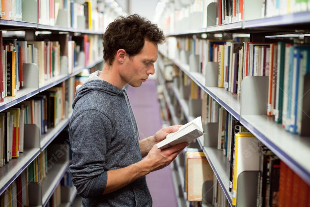 Estudantes  (50)