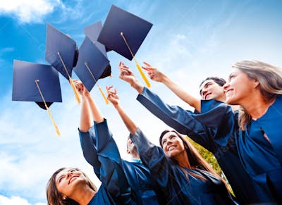 Estudantes  (38)
