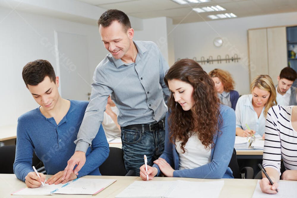 Estudantes  (47)