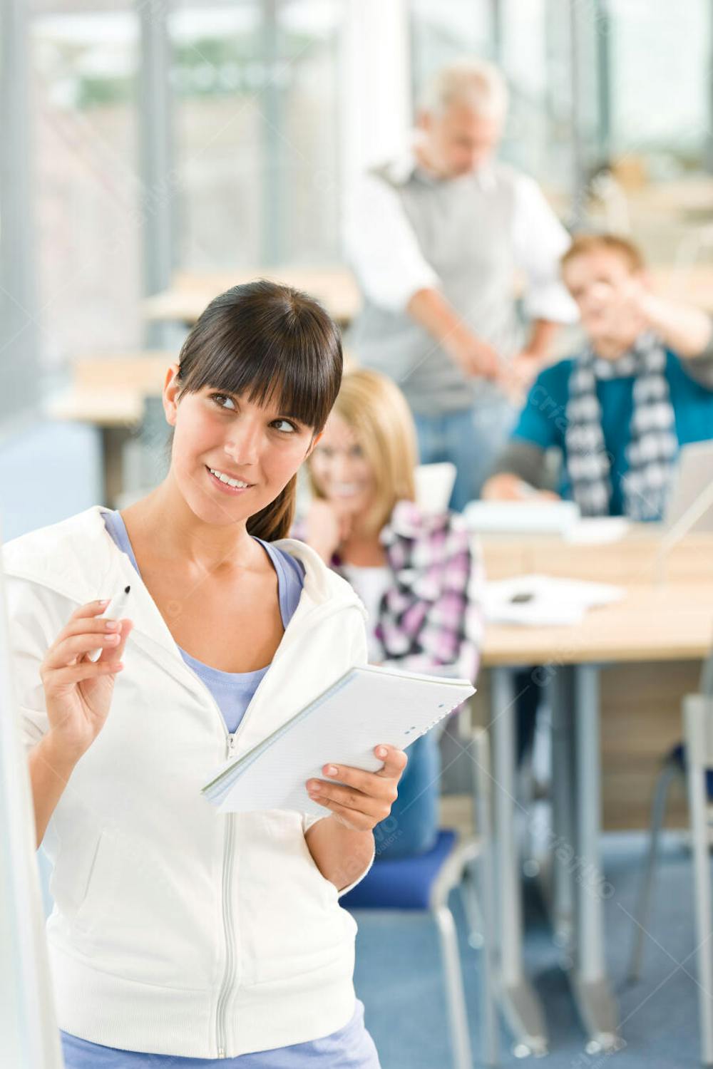 Estudantes  (68)