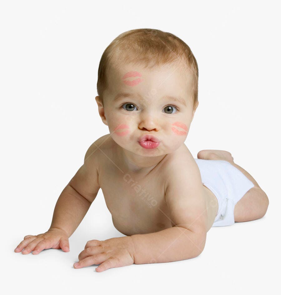 Bebê com beijos na face deitado