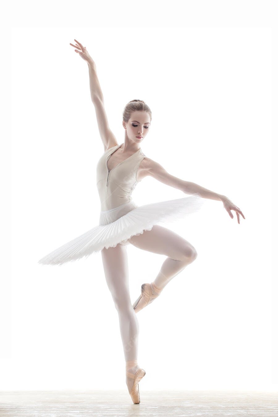 Bailarina em Pointe com Tule Branco