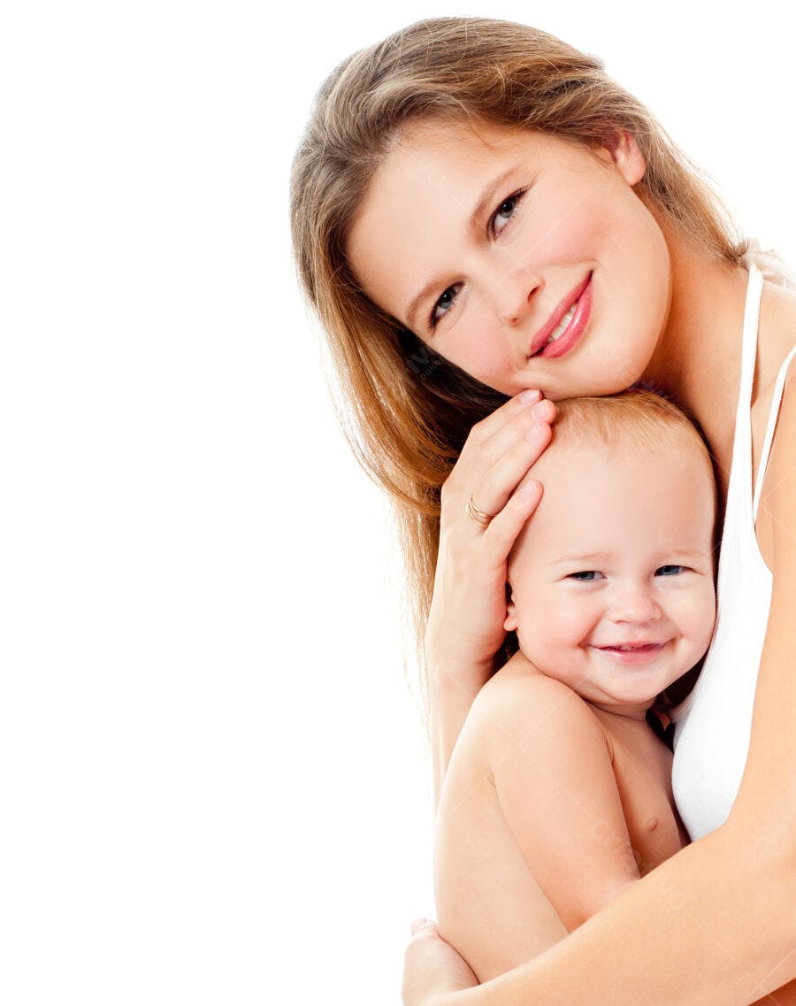 Mãe e bebê sorrindo fundo branco