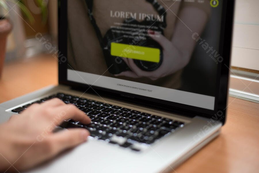 Mockup Realista de Notebook com Site de Fotografia