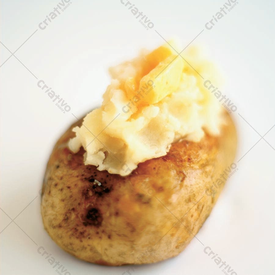 Batata assada com purê e manteiga