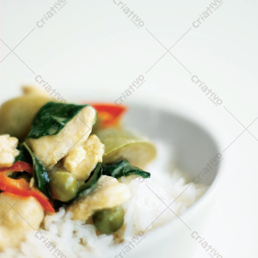 Curry Verde Tailandês com Frango e Arroz