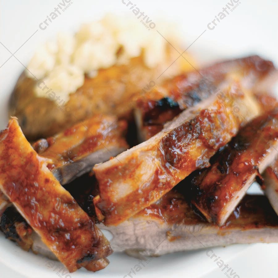Costelas grelhadas com batata assada