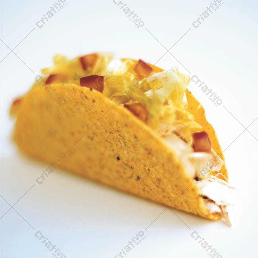 Taco de frango com repolho e tomate