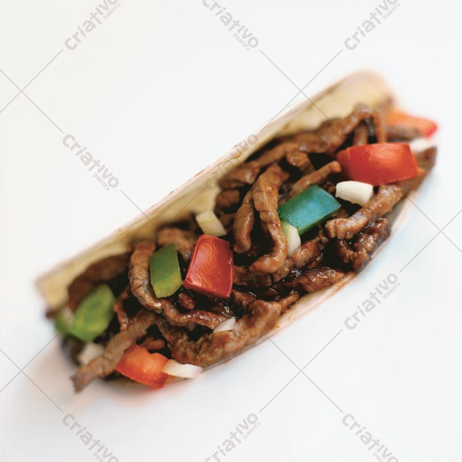 Taco de carne com pimentões coloridos