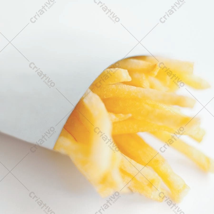 Batatas fritas em embalagem branca