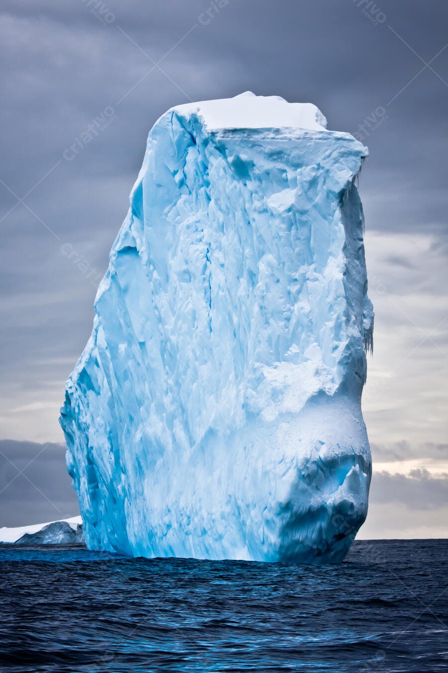 Iceberg azul na Antártica