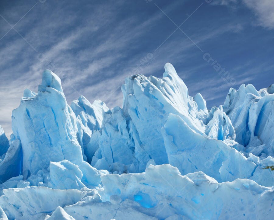 Geleira azul Patagônia sob céu azul