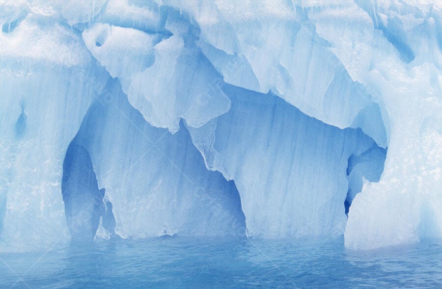 Iceberg azul na Antártica