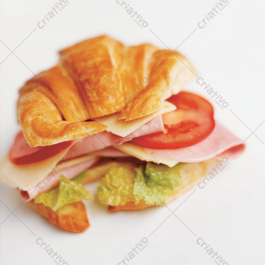 Croissant com presunto queijo e tomate