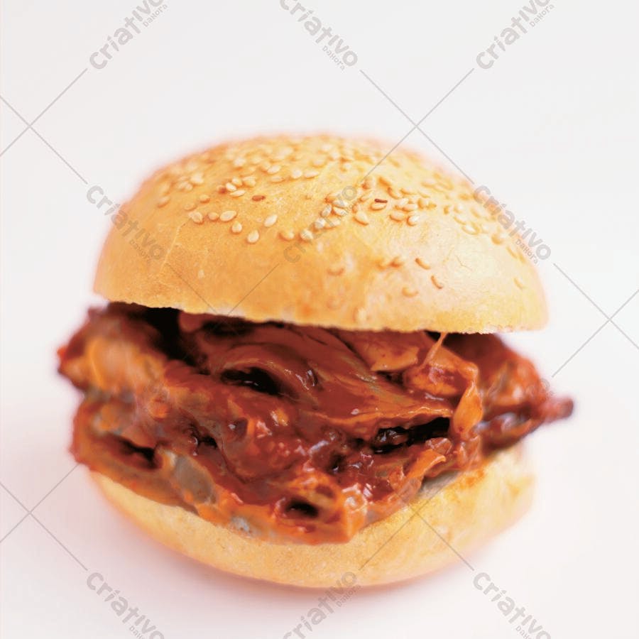 Sanduíche de carne desfiada molho barbecue