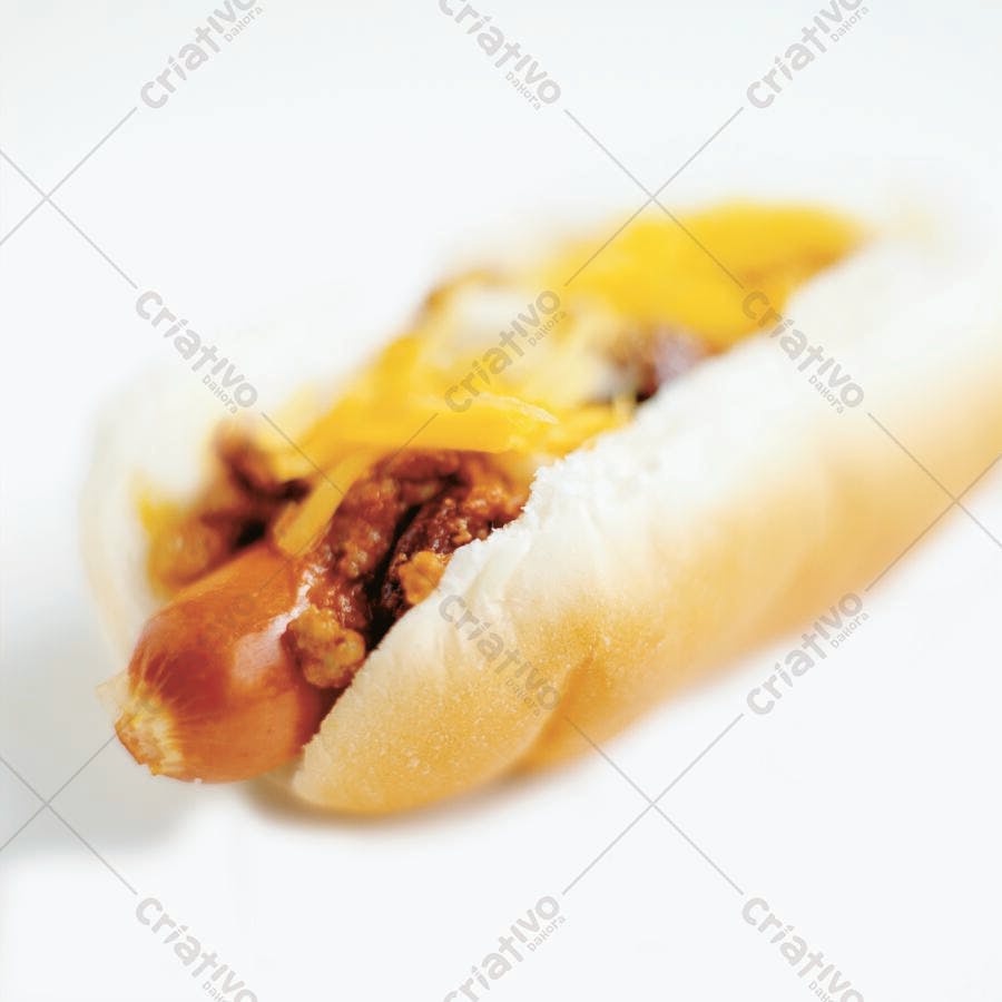 Hot dog com chili e queijo derretido