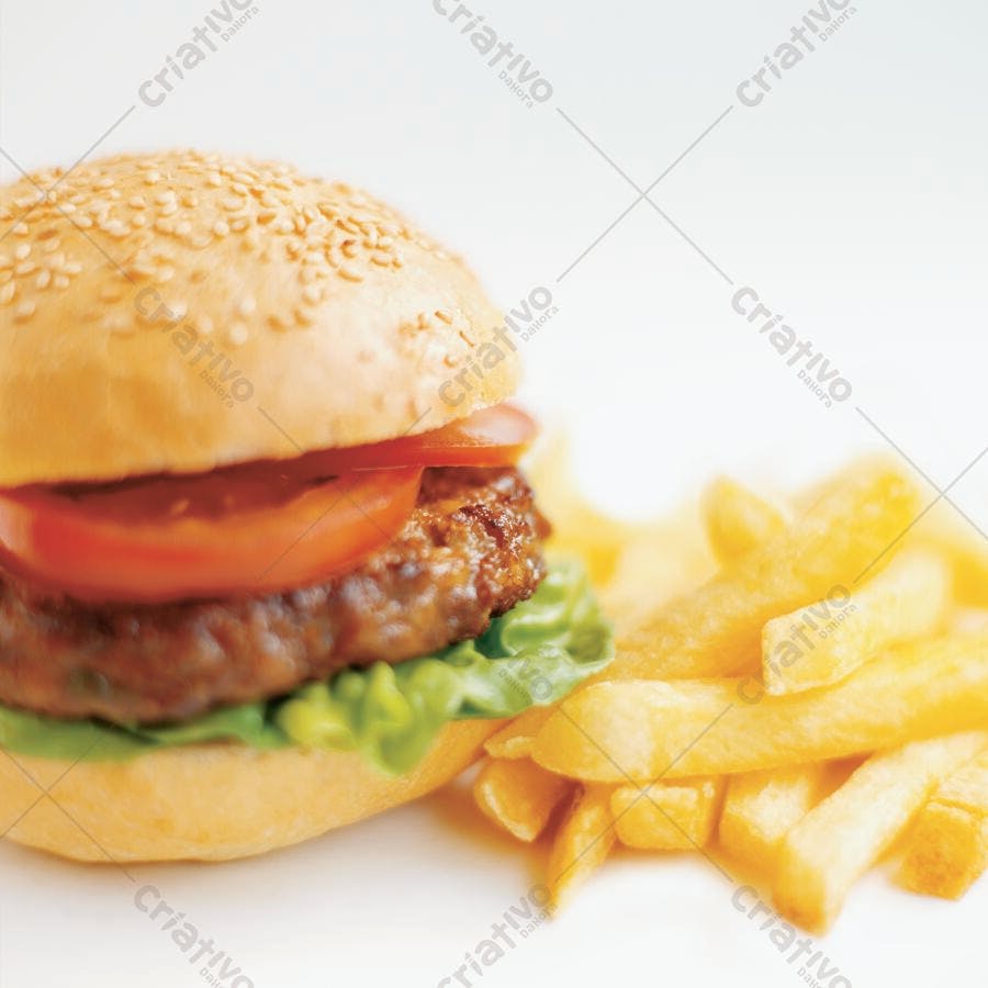 Hambúrguer com Batata Frita e Gergelim