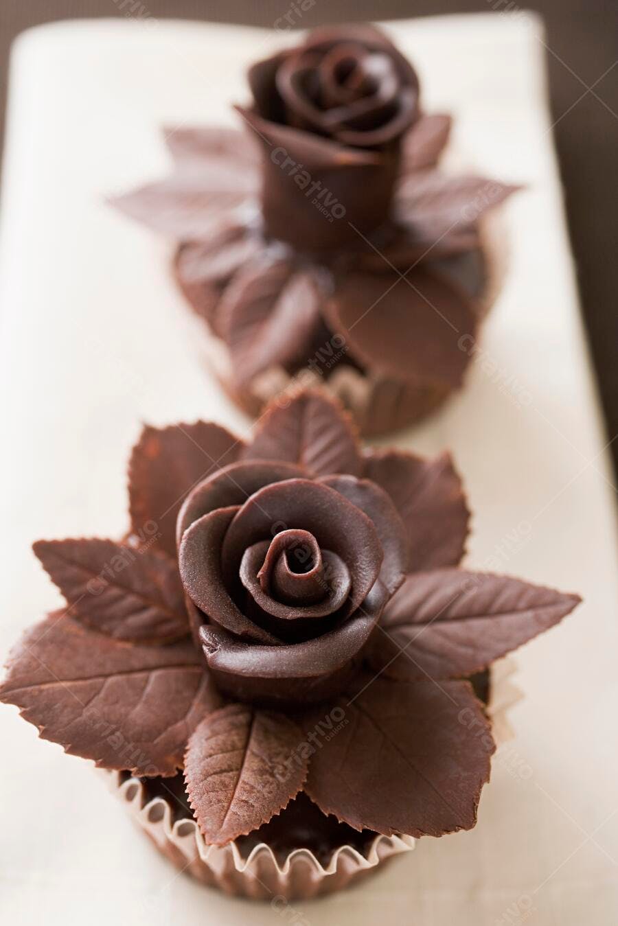 Cupcakes de chocolate com rosas