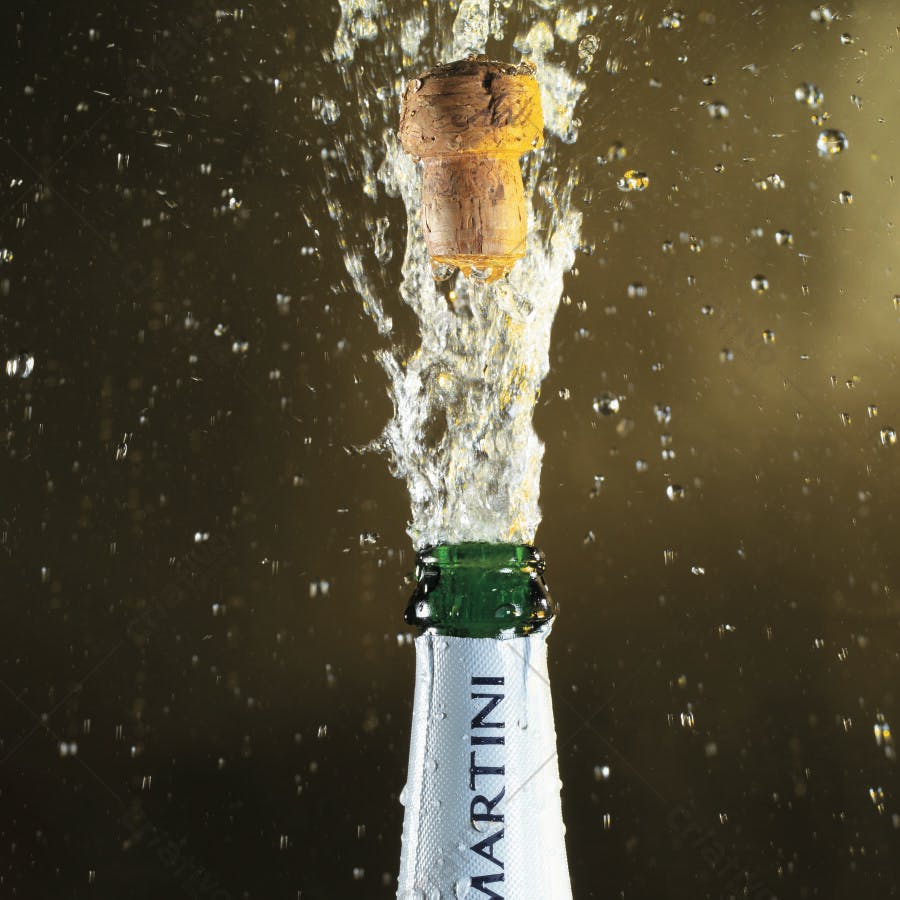 Rolha de Champagne Martini saltando