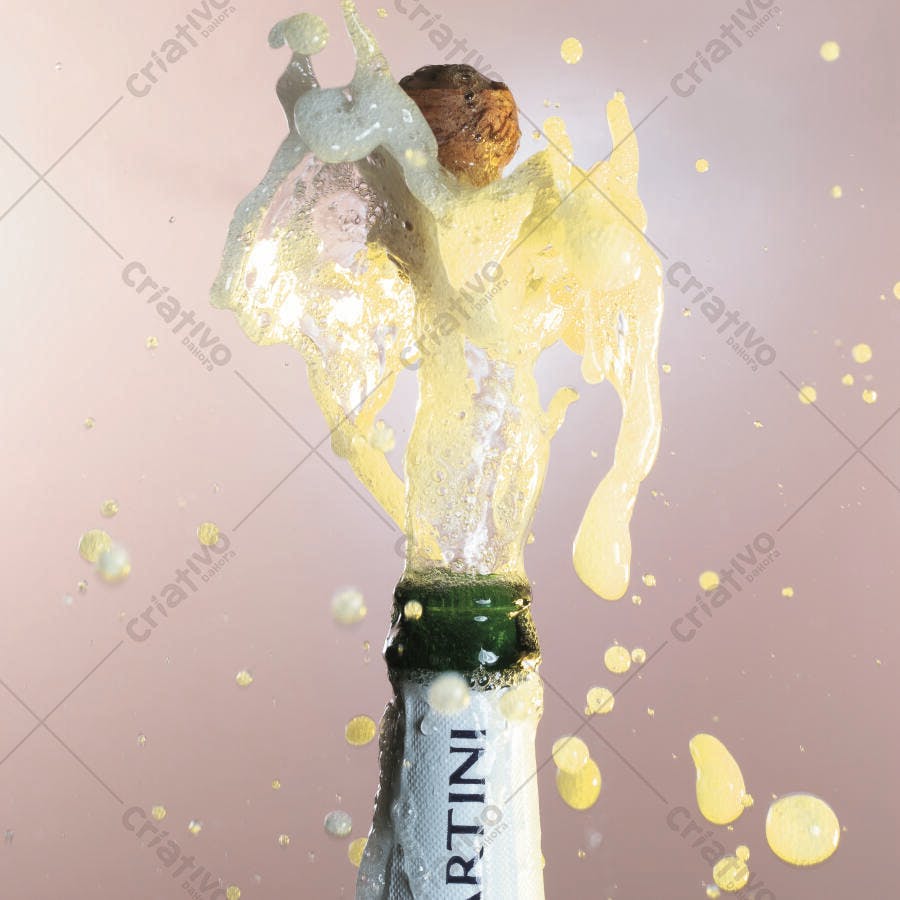 Champagne explodindo em garrafa Martini