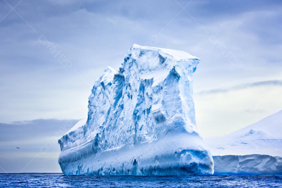 Iceberg azul na Antártica