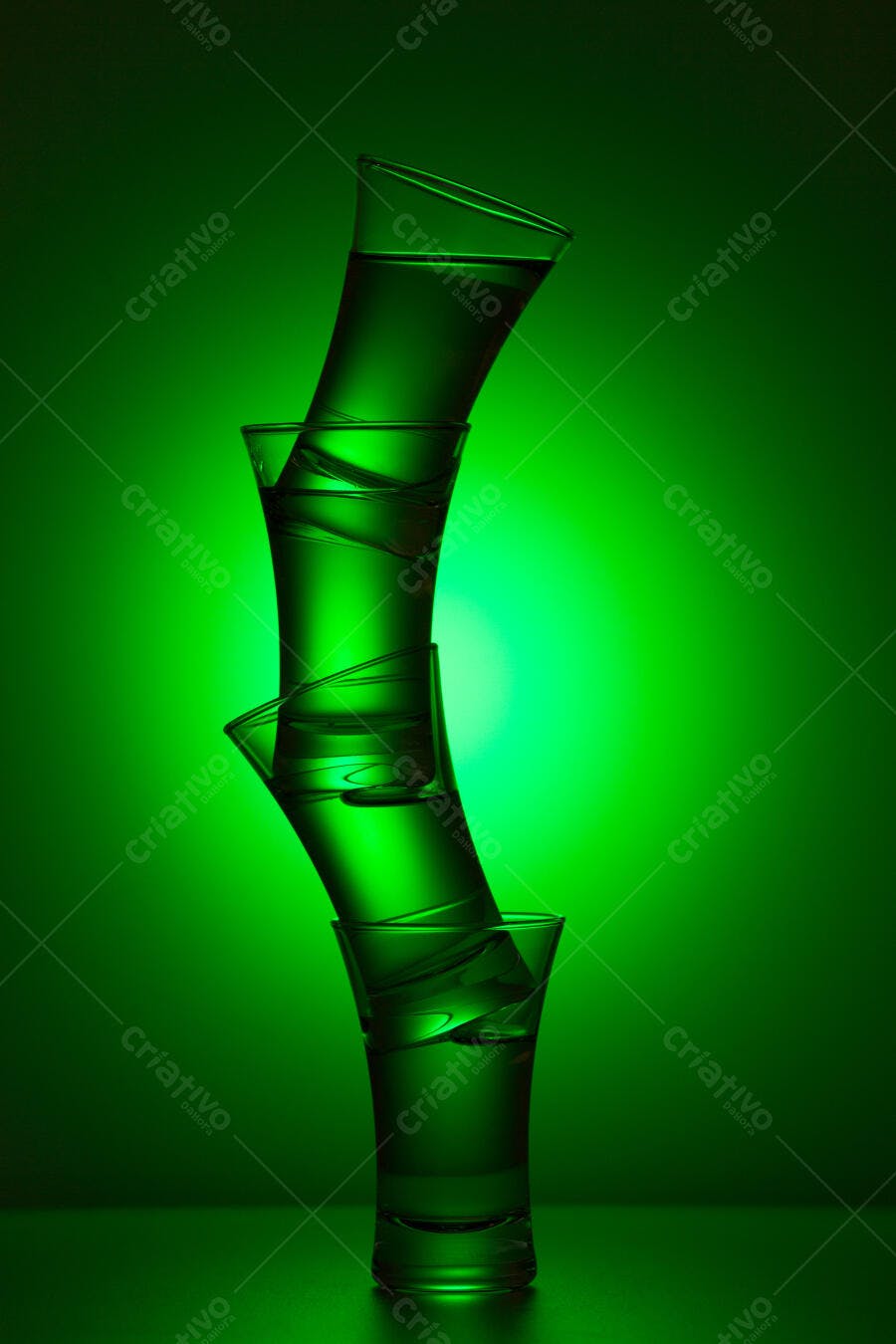 Copas Empilhadas Verde Neon