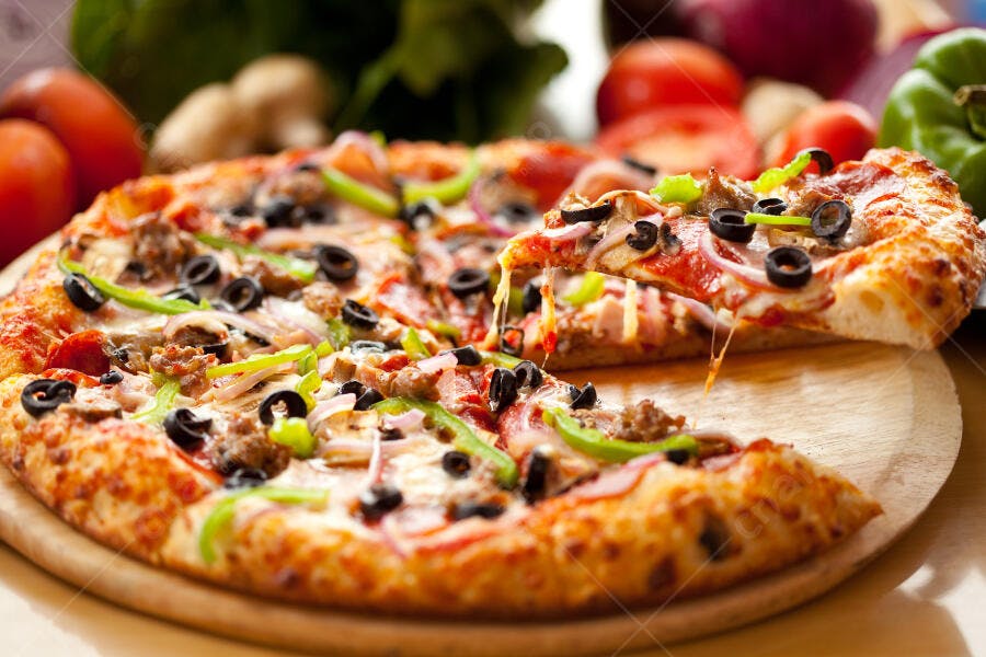 Pizza deliciosa com vários ingredientes
