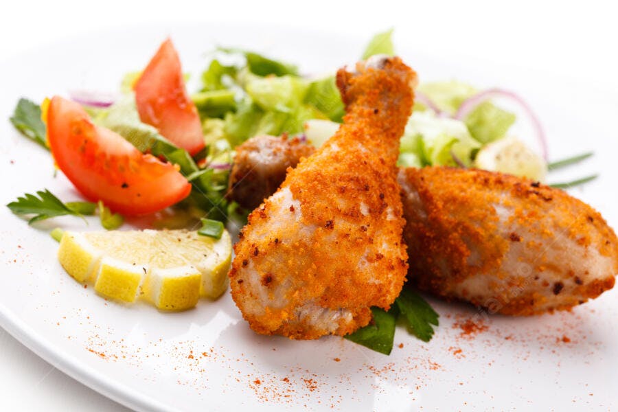 Coxinhas de Frango Crocantes com Salada