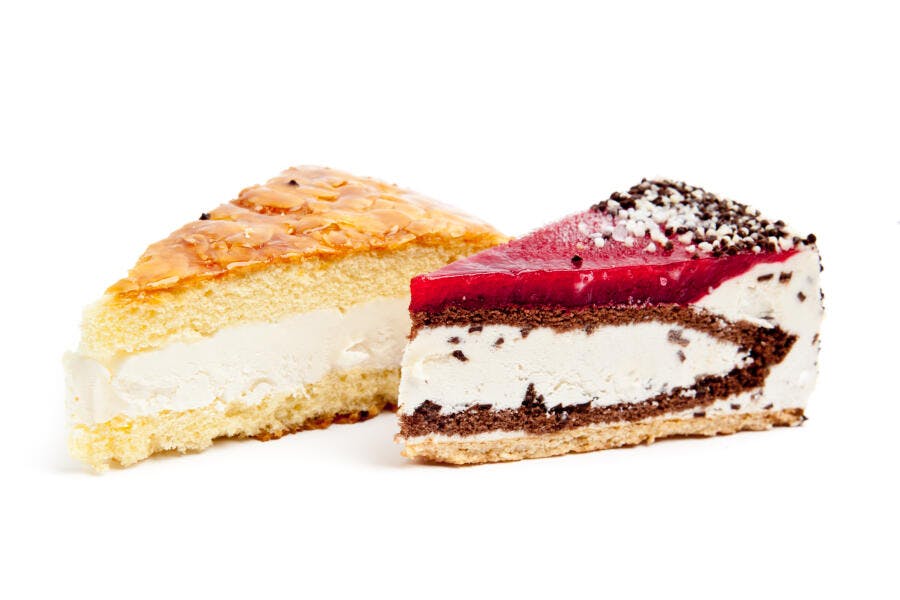 Dois pedaços de bolo deliciosos