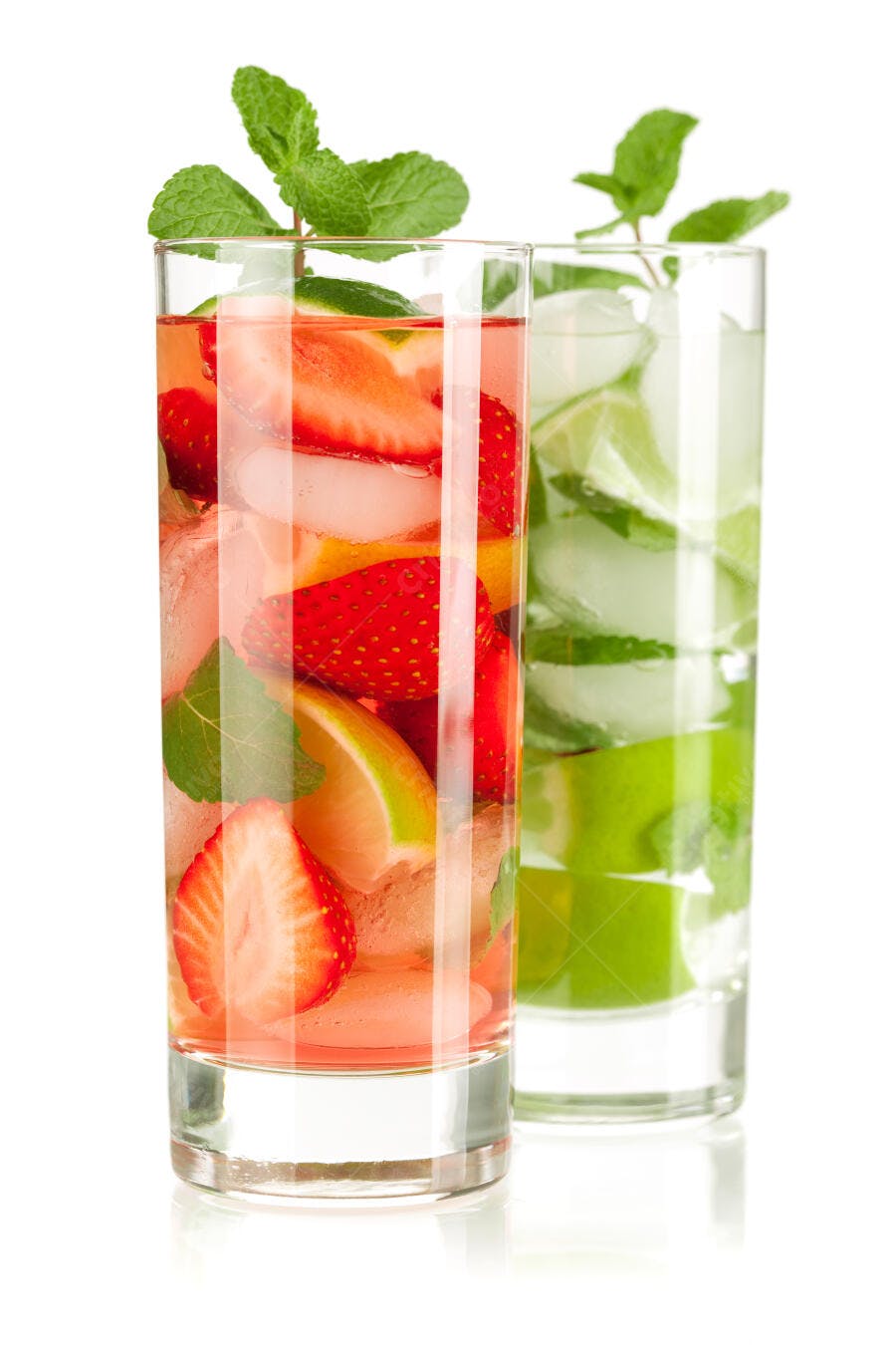 Bebidas refrescantes com morango e lima