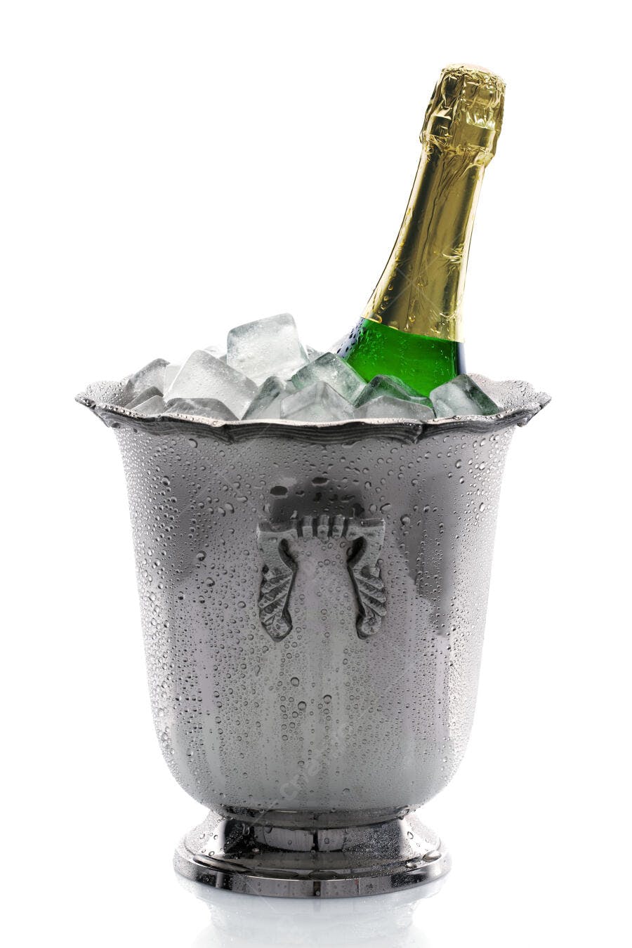 Champagne gelada em balde de gelo