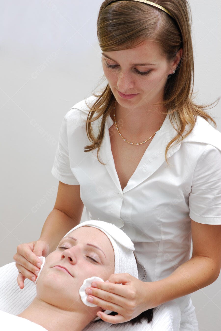 Limpeza de pele facial profissional