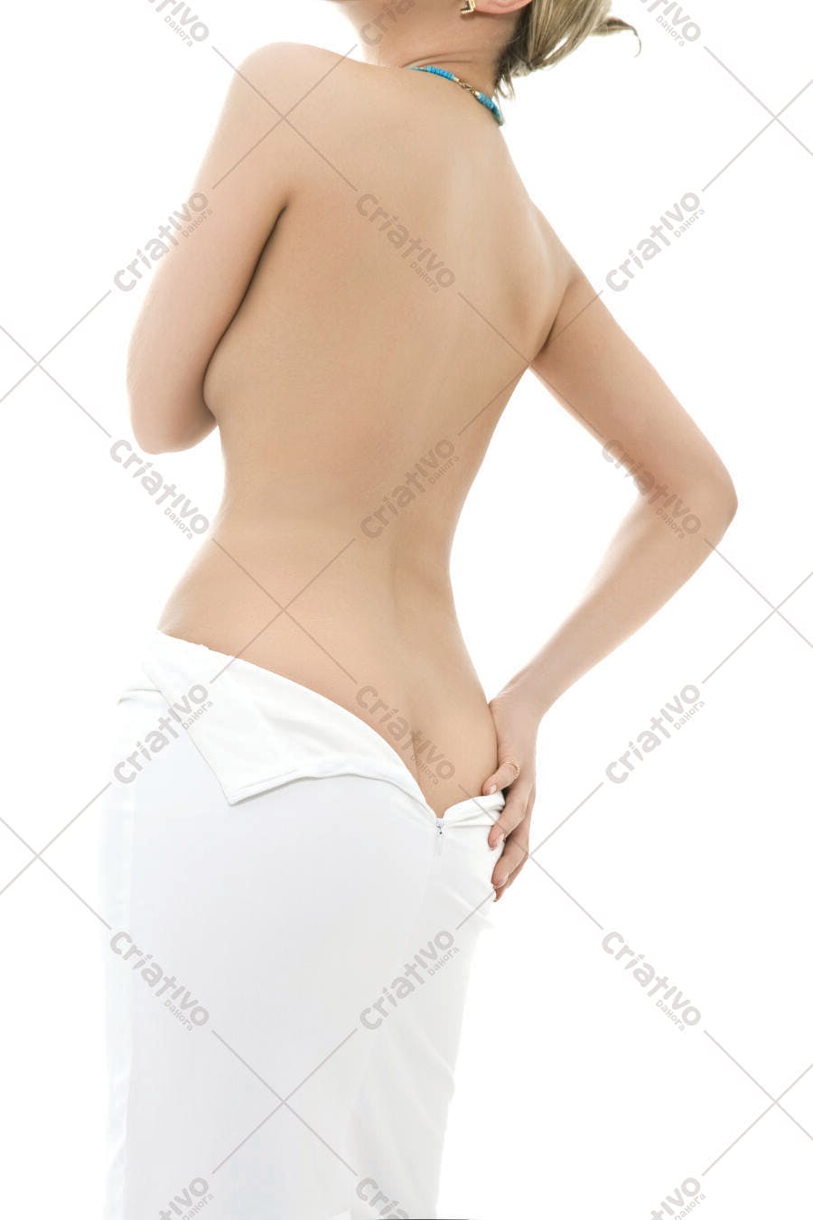 Mulher corpo nu costas branca detalhe