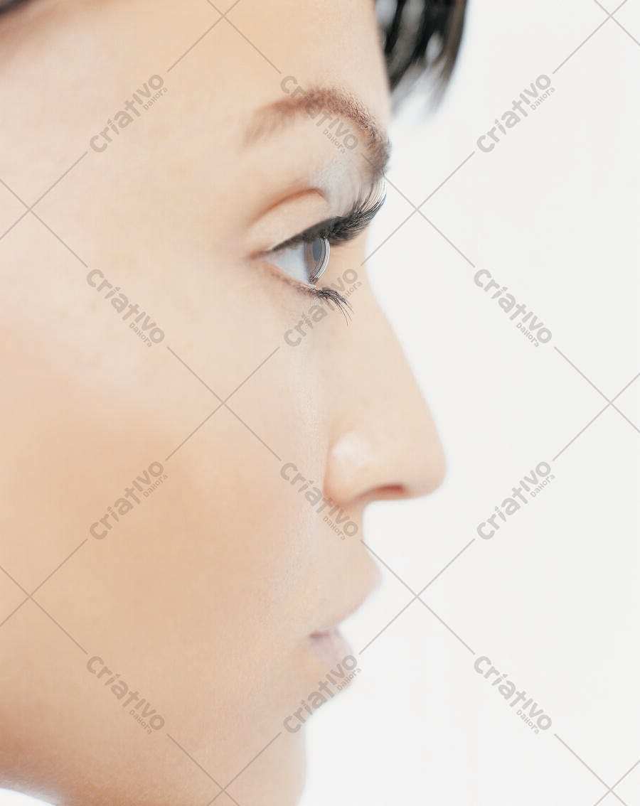 Olho feminino perfil tons pele clara
