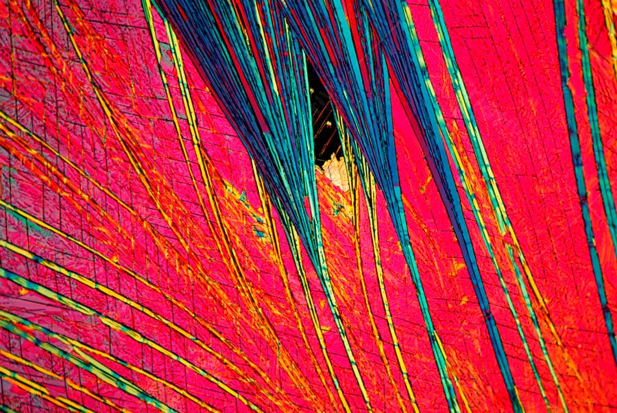 Cristais Microscópicos Vermelho e Azul