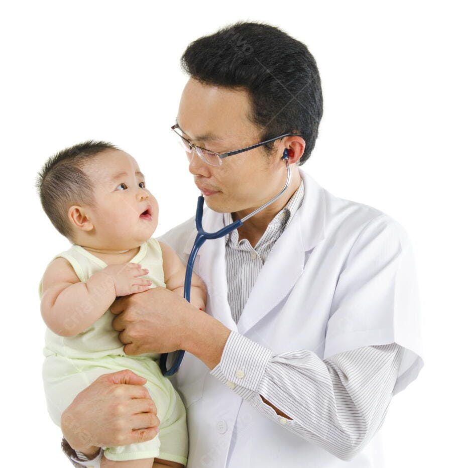 Bebê com médico exame pediátrico