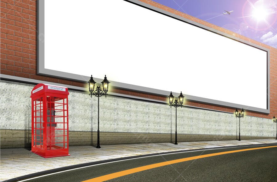 Cabine telefônica vermelha em cenário urbano com outdoor